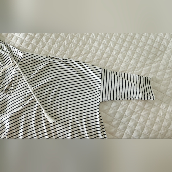 Coolibar Beach Hoodie | 2X | UPF 50+ | 3/4 sleeve | black & white | striped - Picture 6 of 7